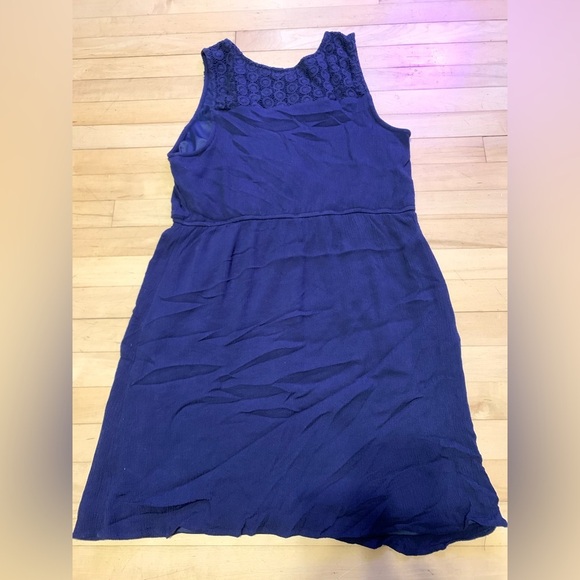 Kismet Elegant Navy Blue Sleeveless Dress - Picture 6 of 14